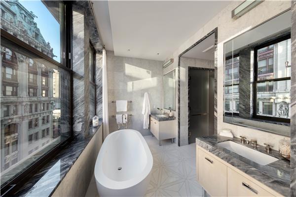 212 Fifth Avenue, New York, NY 10010