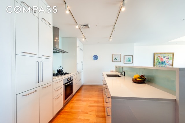 246 West 17th Street, New York, NY 10011