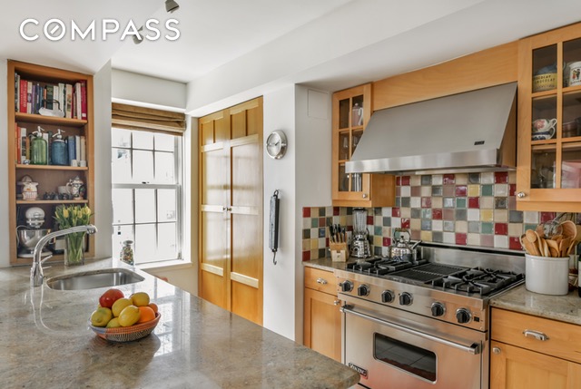 61 West 9th Street, New York, NY 10011