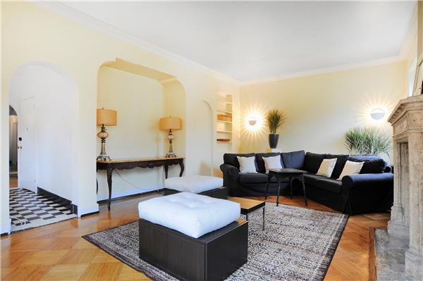 31 West 10th Street, New York, NY 10011