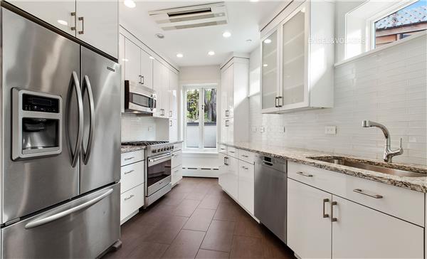 22 Greenwich Avenue, New York, NY 10014