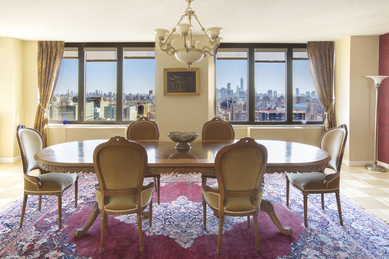 330 East 38th Street, New York, NY 10016