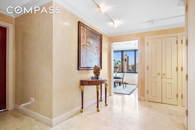 422 East 72nd Street, New York, NY 10021