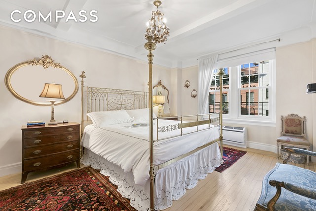 168 East 74th Street, New York, NY 10021