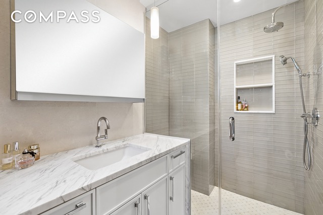 168 East 74th Street, New York, NY 10021