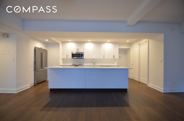 219 East 69th Street, New York, NY 10021