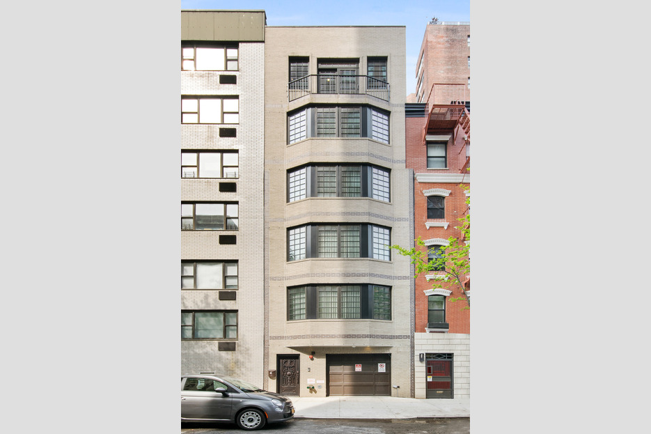 195 East 76th Street, New York, NY 10021