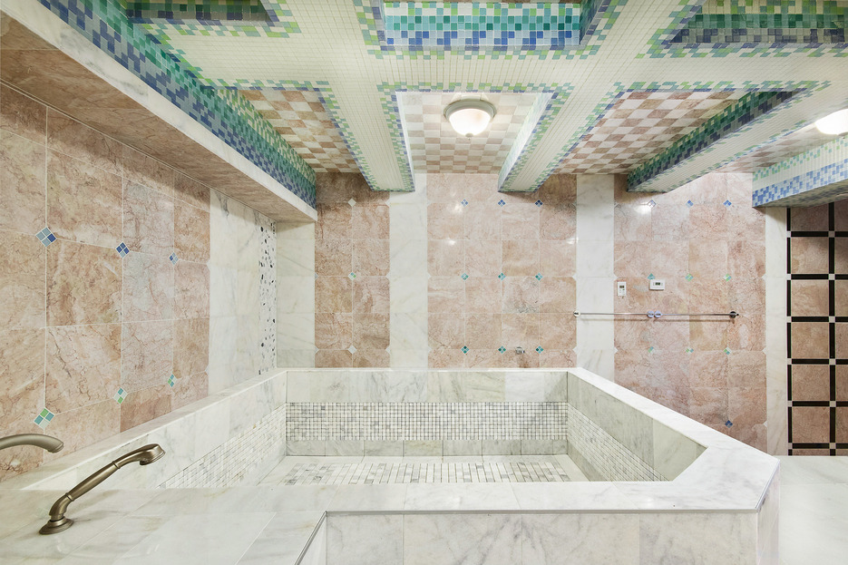 195 East 76th Street, New York, NY 10021