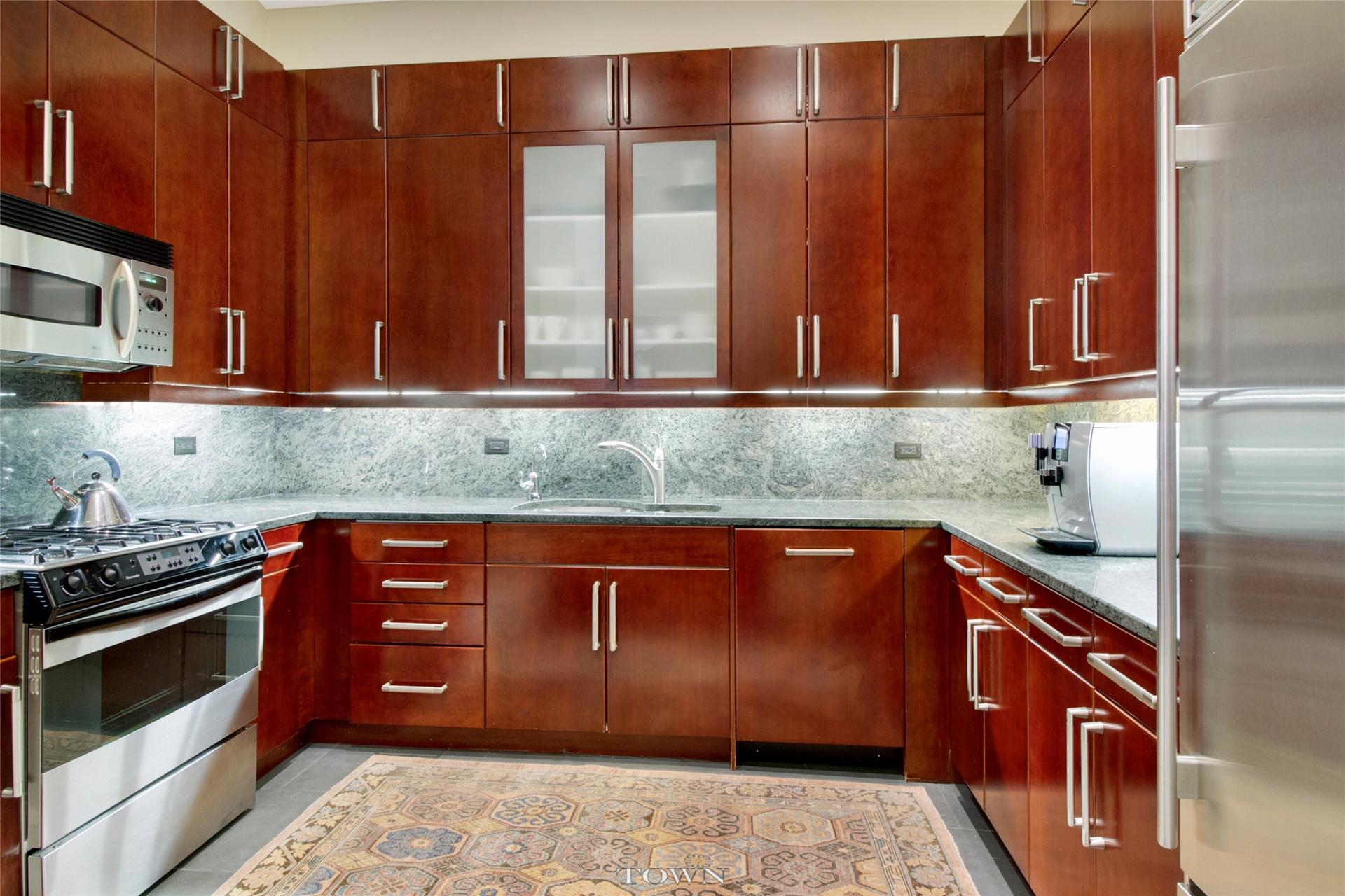 351 East 51st Street, New York, NY 10022