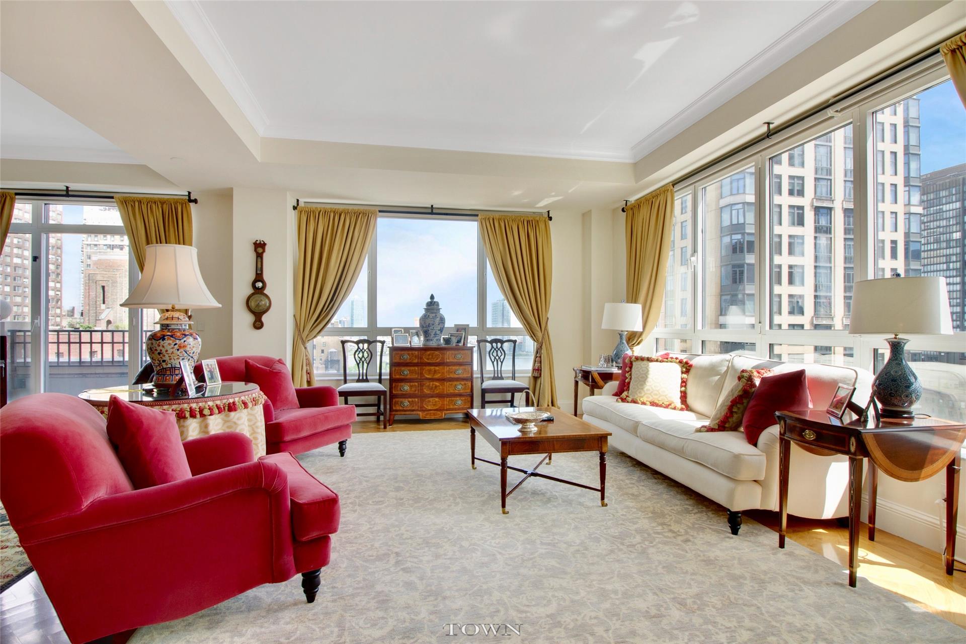 351 East 51st Street, New York, NY 10022