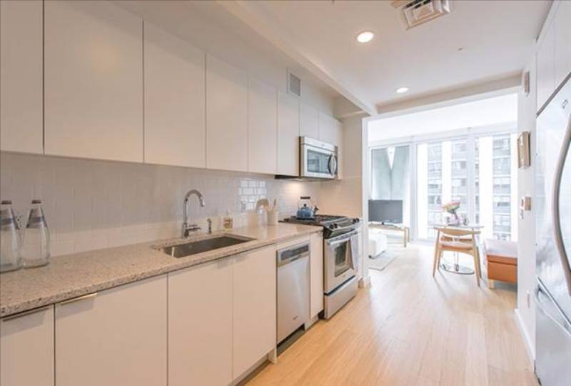 170 Amsterdam Ave, 20-A, New York, NY 10023