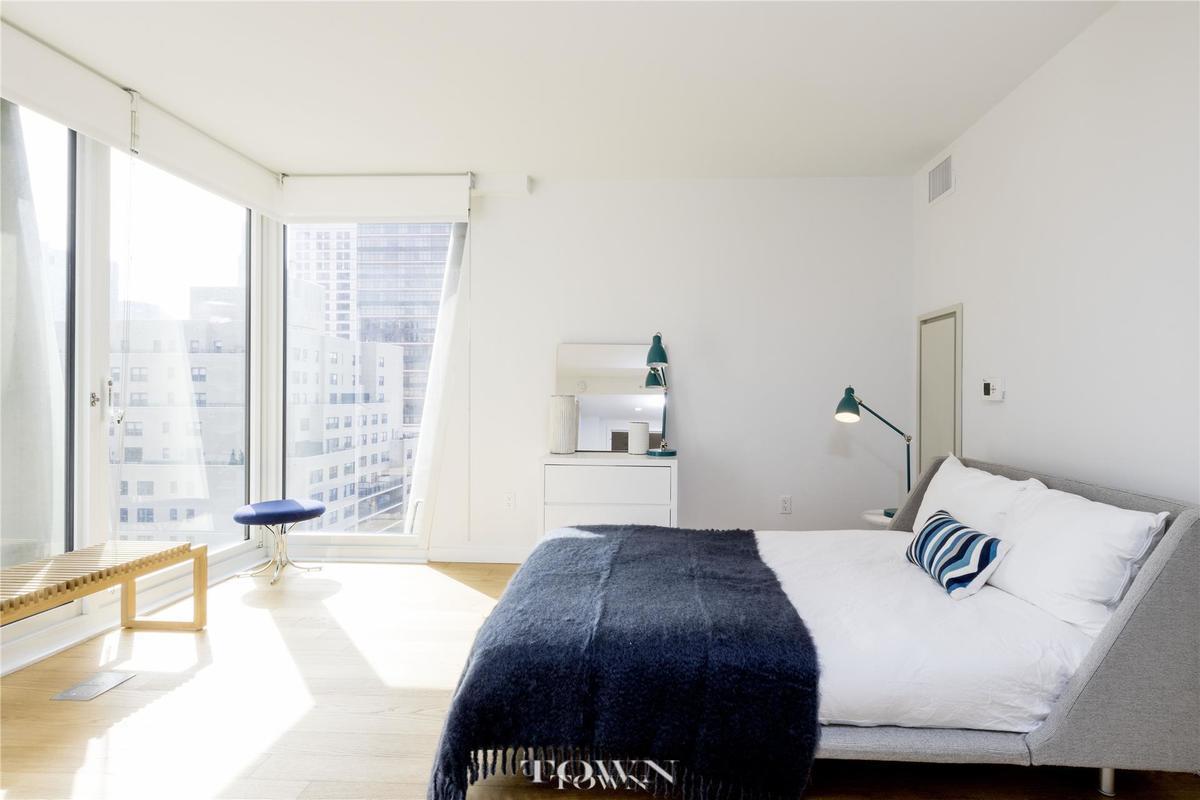 170 Amsterdam Avenue, New York, NY 10023