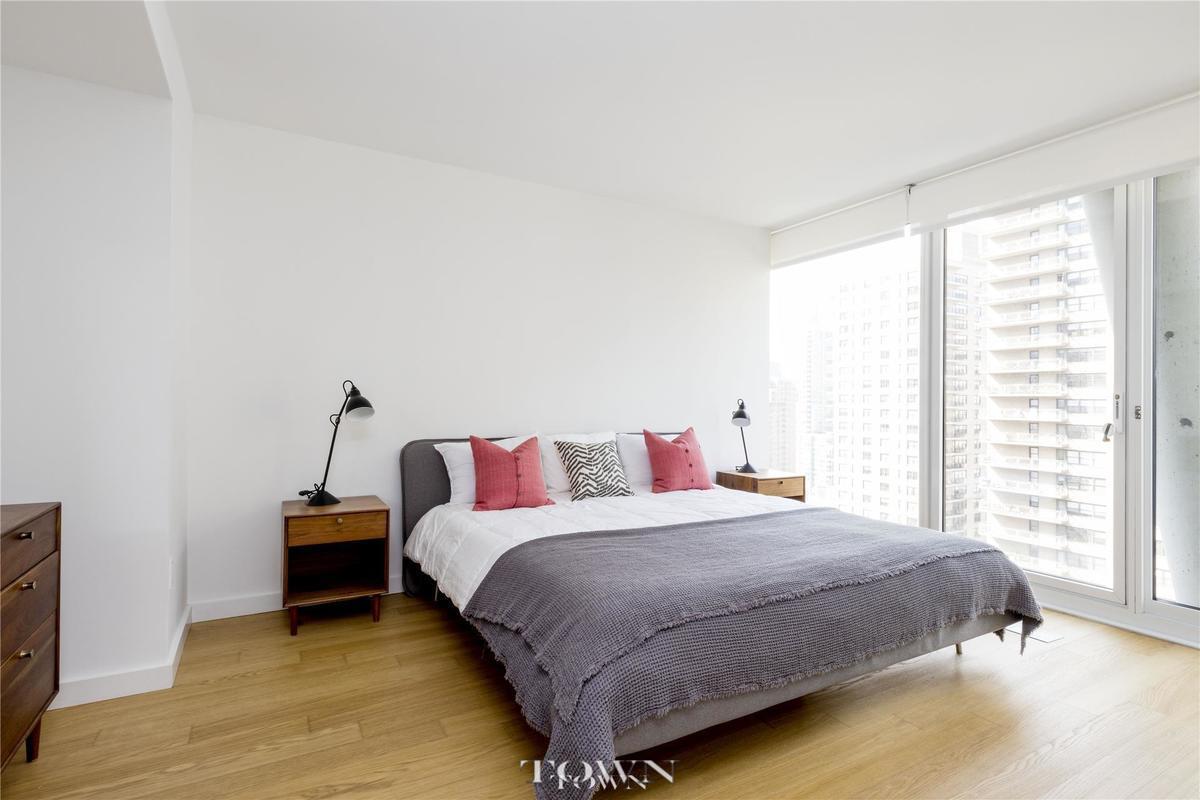 170 Amsterdam Avenue, New York, NY 10023