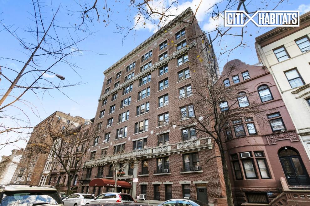 30 West 70th Street, New York, NY 10023