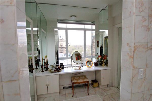 25 Central Park West, New York, NY 10023