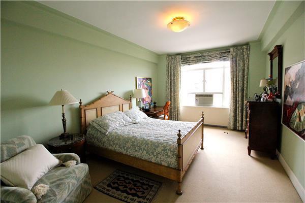 25 Central Park West, New York, NY 10023