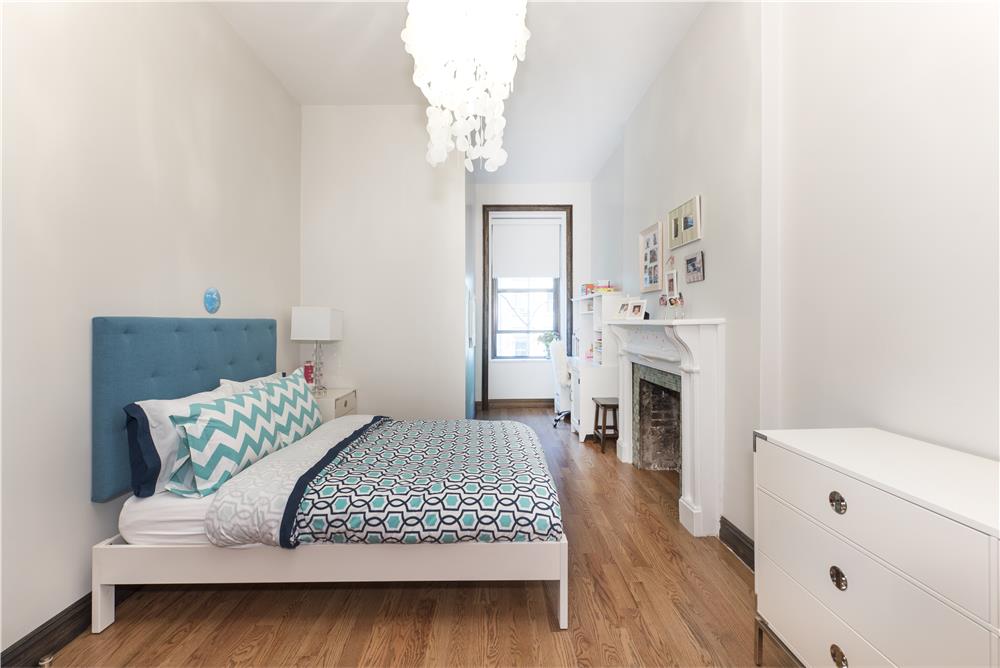 318 West 71st Street, New York, NY 10023