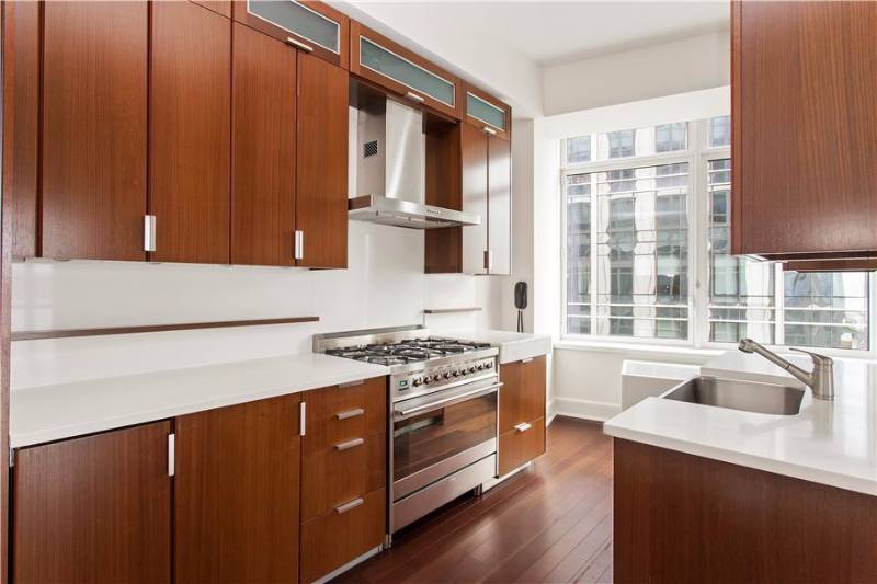 60 Riverside Blvd, 1021, New York, NY 10069