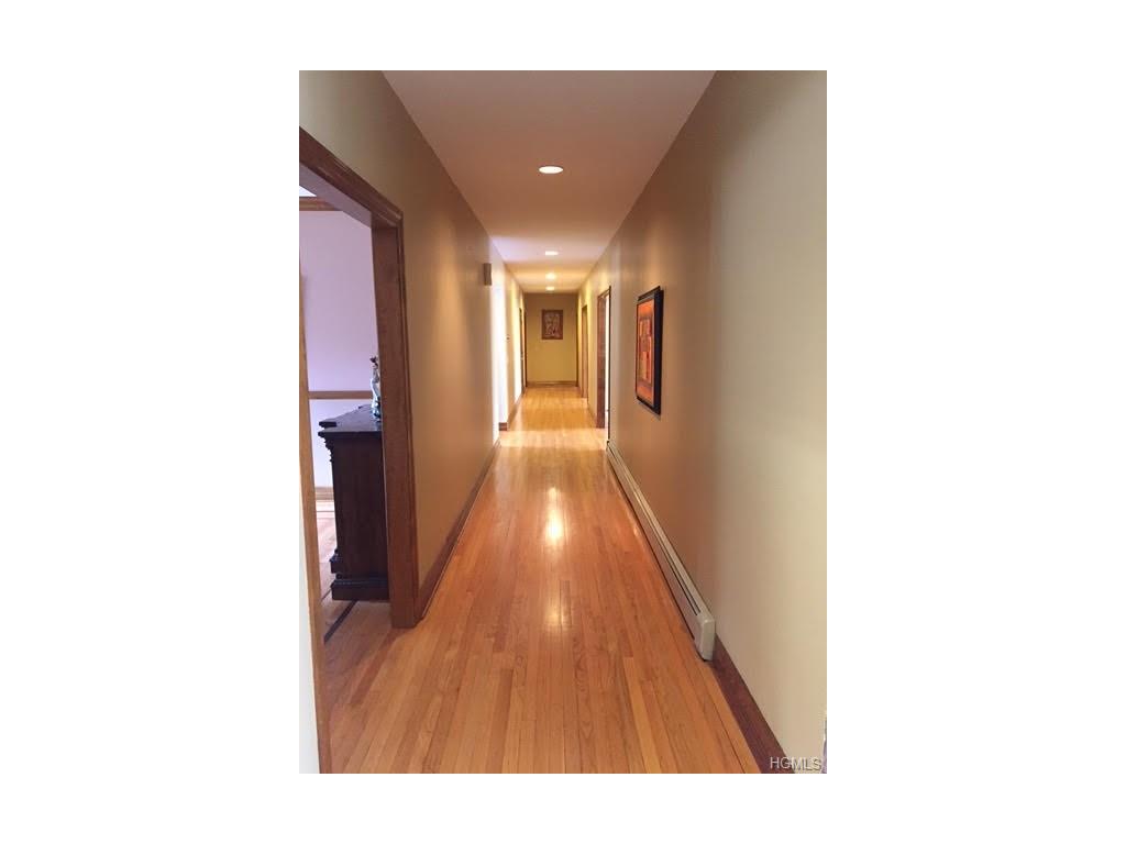 8 CaptainTheale Road, Bedford, NY 10506