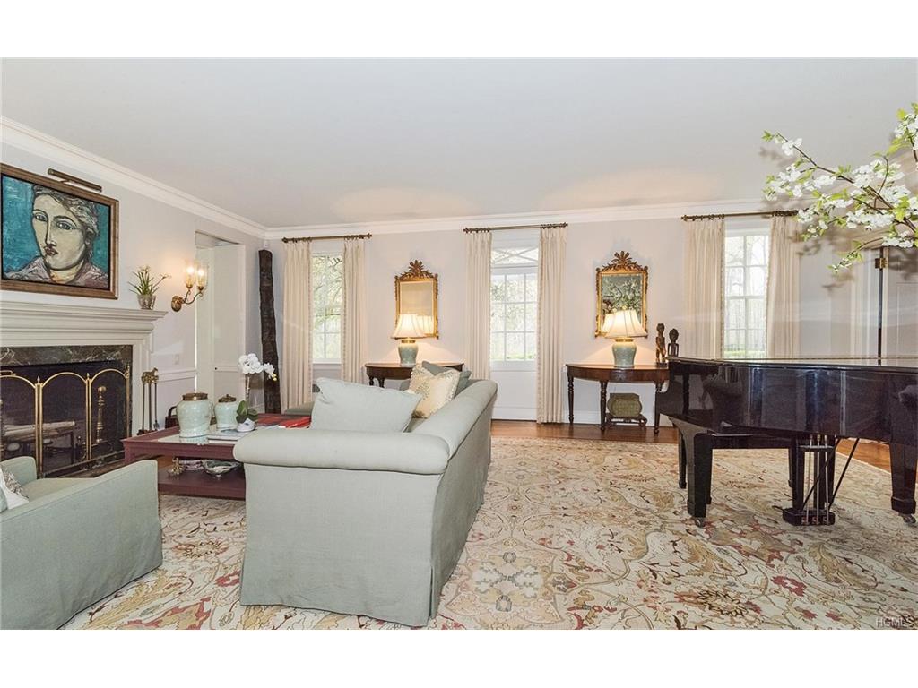 10 Woods End, Rye, NY 10580