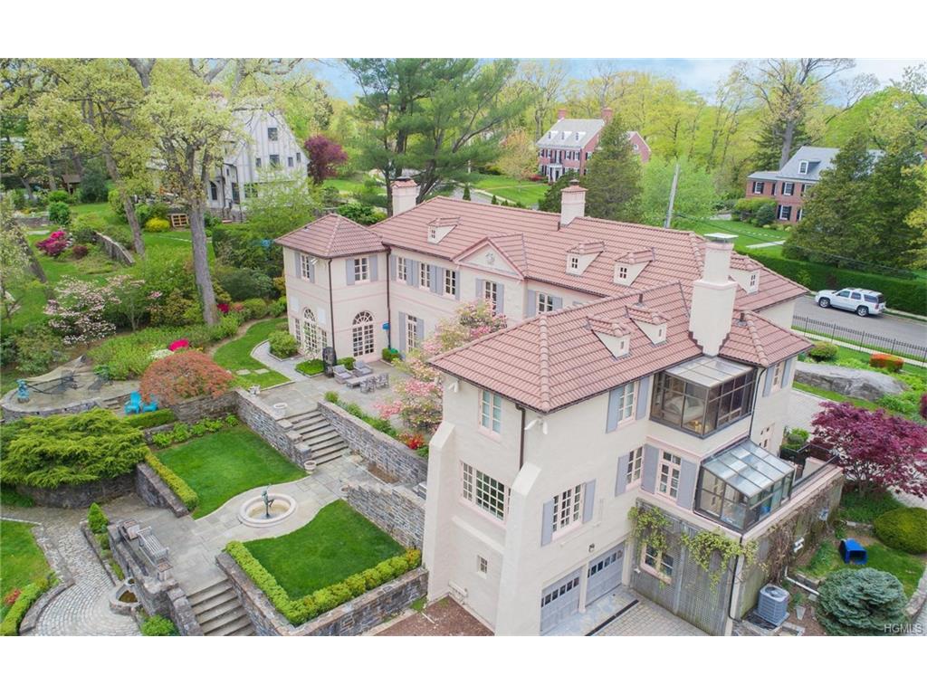 42 Hillcrest Drive, Pelham, NY 10803