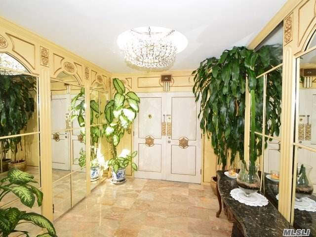 1 Harbour Rd, Great Neck, NY 11024