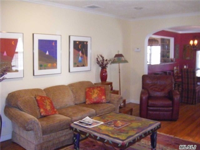 42 Vernon Ave, Atlantic Beach, NY 11509