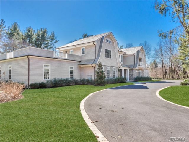 29 Winding Ln, Upper Brookville, NY 11545