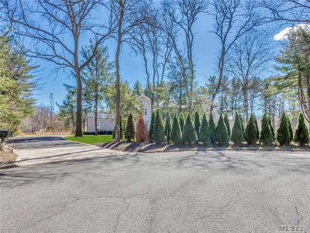 29 Winding Ln, Upper Brookville, NY 11545