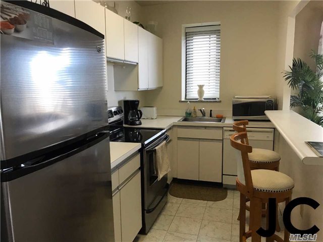 100 W Broadway, Long Beach, NY 11561