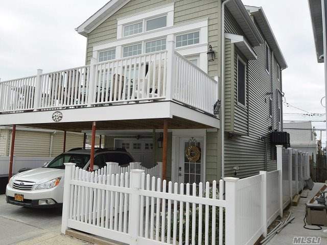 33 Vermont St, Long Beach, NY 11561