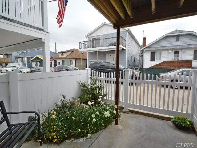 33 Vermont St, Long Beach, NY 11561