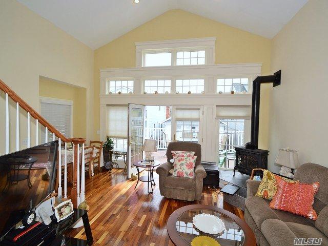 33 Vermont St, Long Beach, NY 11561