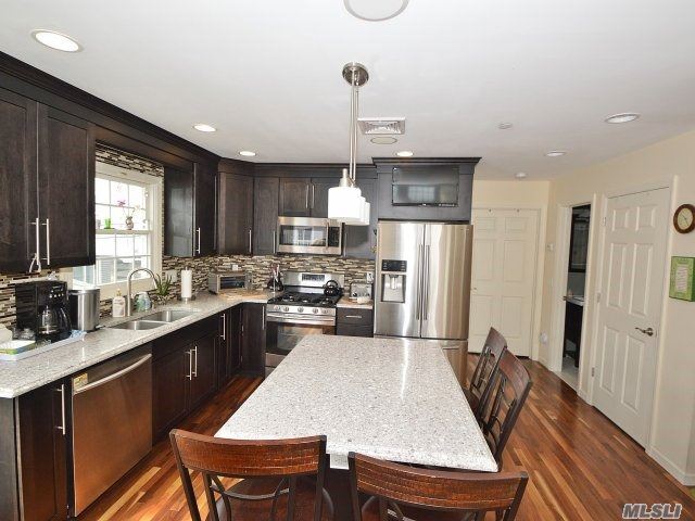 33 Vermont St, Long Beach, NY 11561