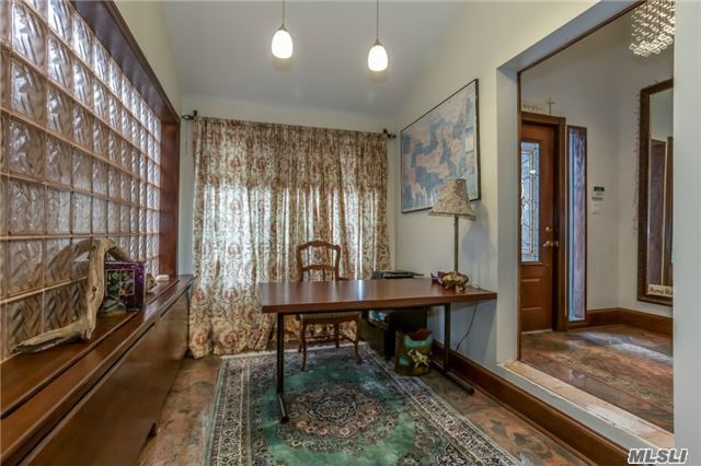 1111 W Park Ave, Long Beach, NY 11561