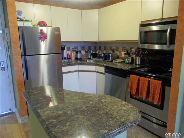 450 W Broadway, Long Beach, NY 11561