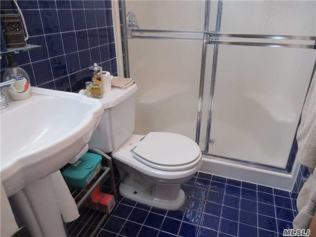 450 W Broadway, Long Beach, NY 11561