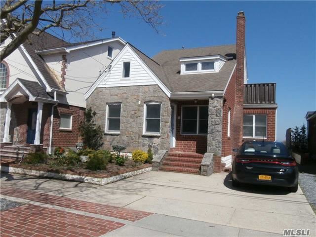 76 Mineola Ave, Point Lookout, NY 11569