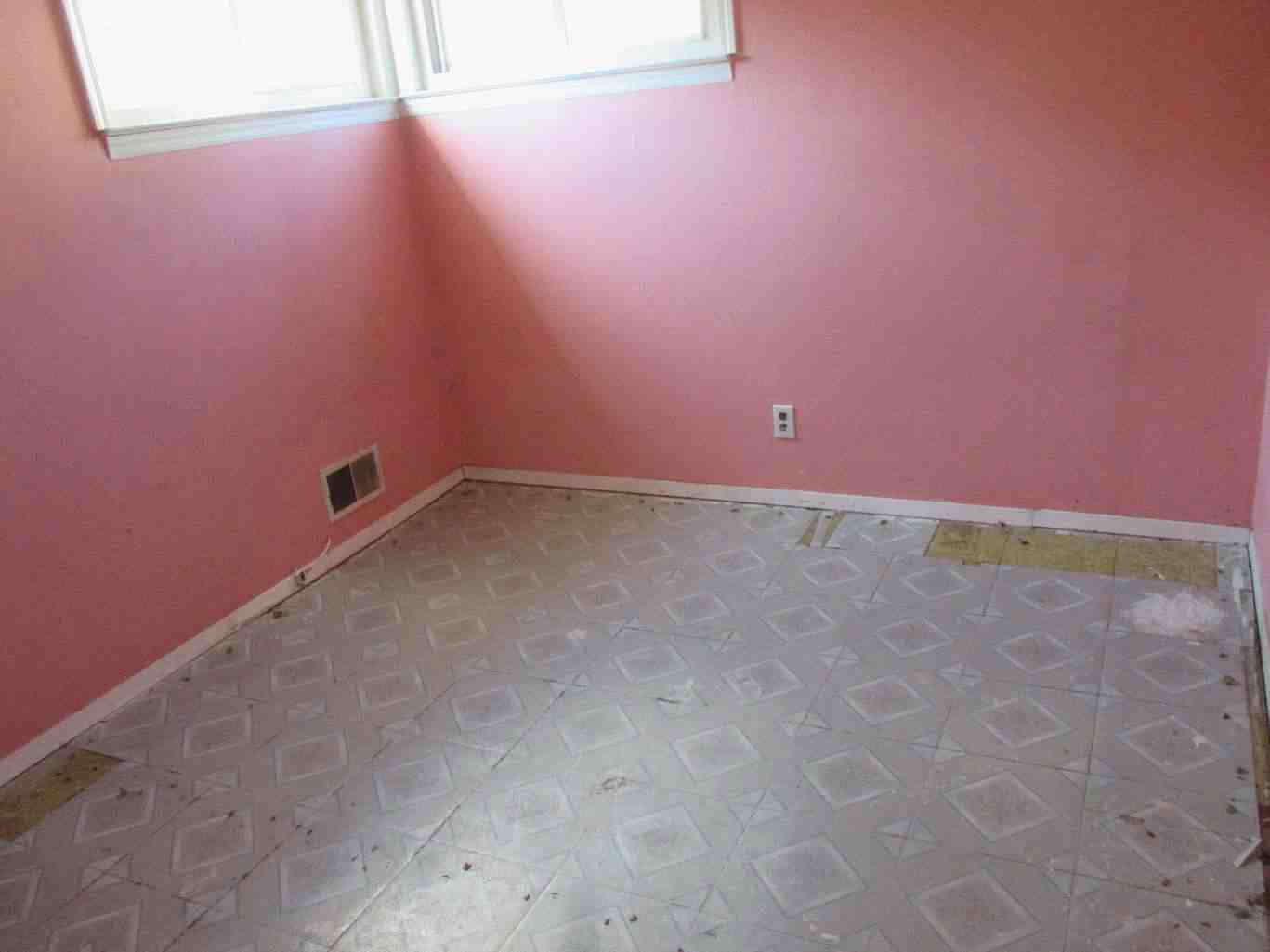1656 N Thompson DrBayshore, NY, 11706Suffolk County