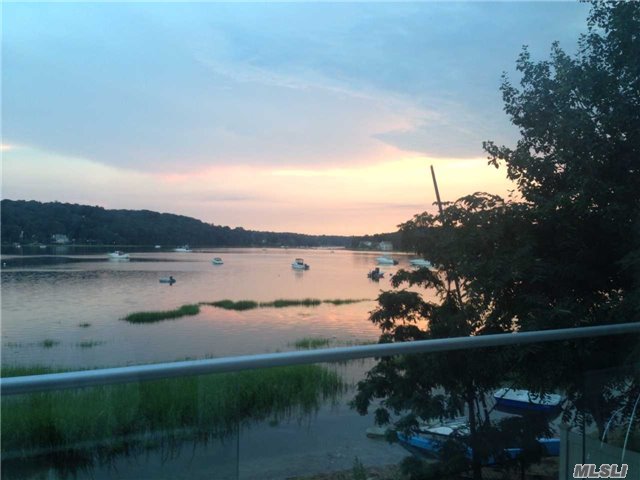 18 Deans Ln, Bayville, NY 11709