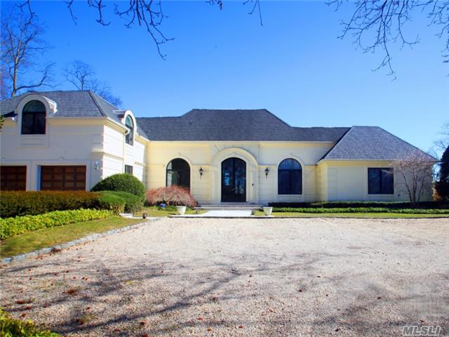 204 Centre Island Rd, Centre Island, NY 11771