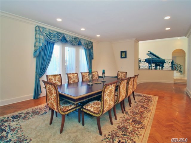 204 Centre Island Rd, Centre Island, NY 11771