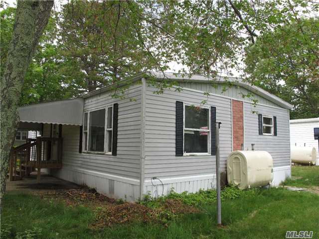 525/58 Riverleigh Ave, Riverhead, NY 11901
