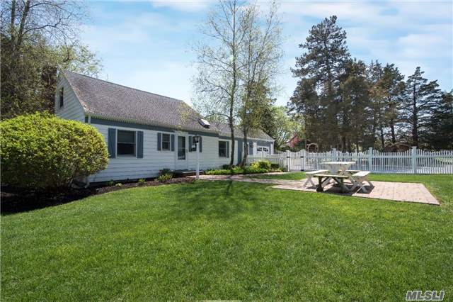 52 Whites, Aquebogue, NY 11931