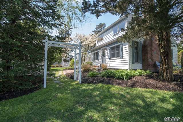 52 Whites, Aquebogue, NY 11931