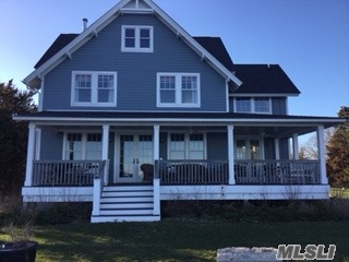 30 Beach Rd, Aquebogue, NY 11931