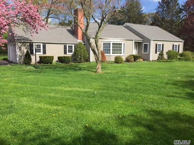 985 W Creek Ave, Cutchogue, NY 11935