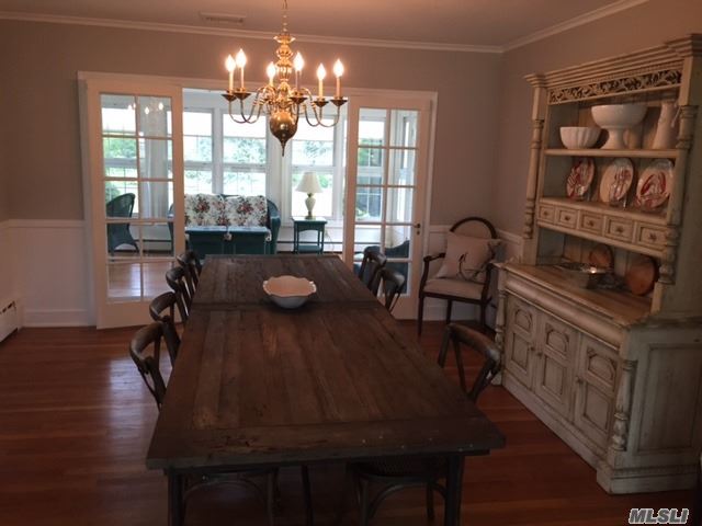 985 W Creek Ave, Cutchogue, NY 11935