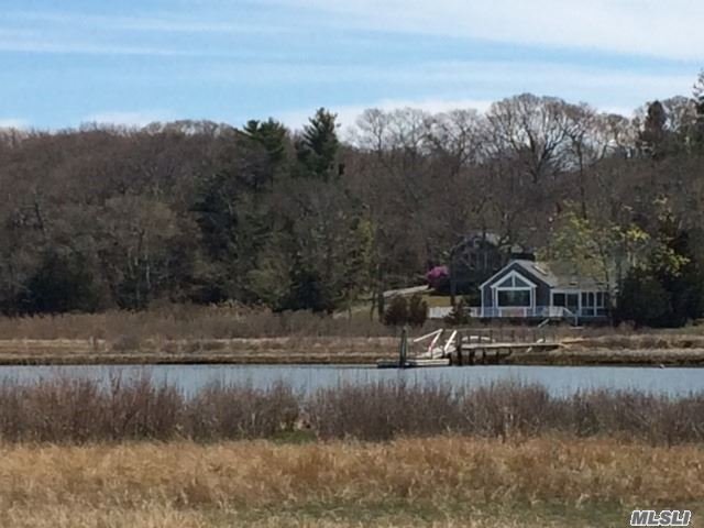 2050 Mason Dr, Cutchogue, NY 11935