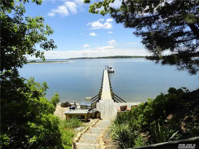 1050 W Cove Rd, Cutchogue, NY 11935